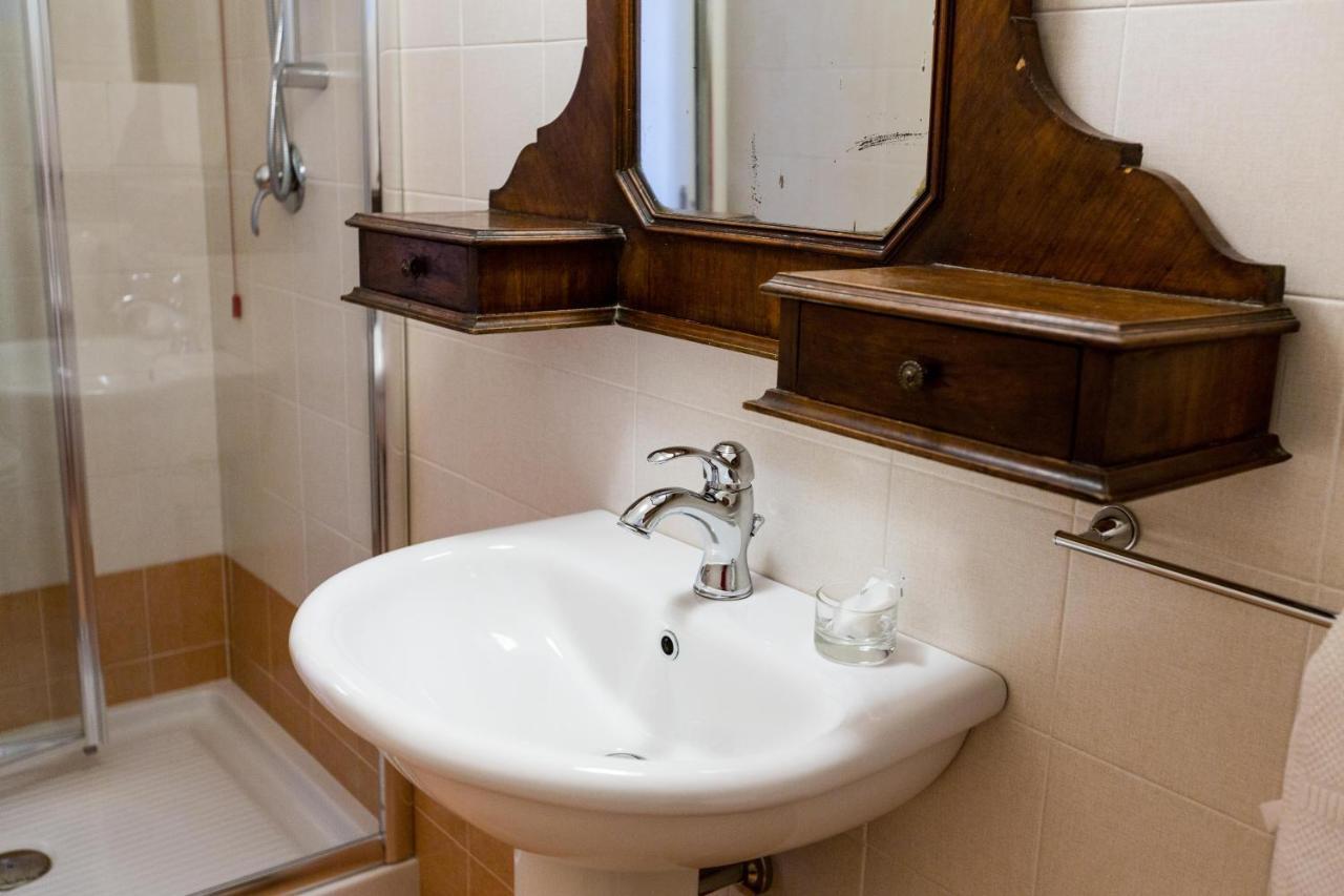 Room En Suite La Corte อัสซิซี ภายนอก รูปภาพ